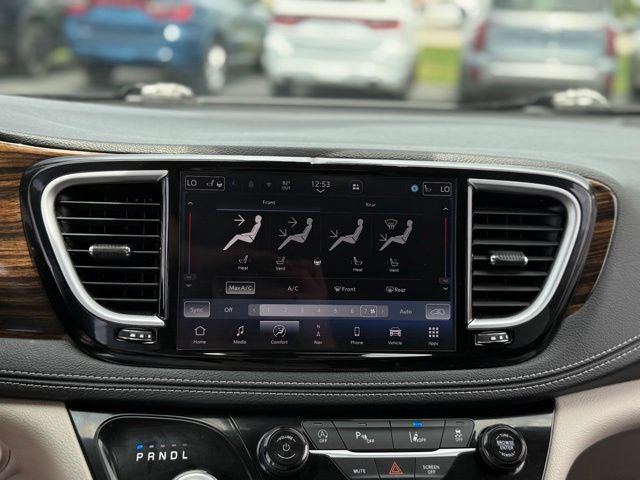 Used 2023 Chrysler Pacifica Limited FWD image 24