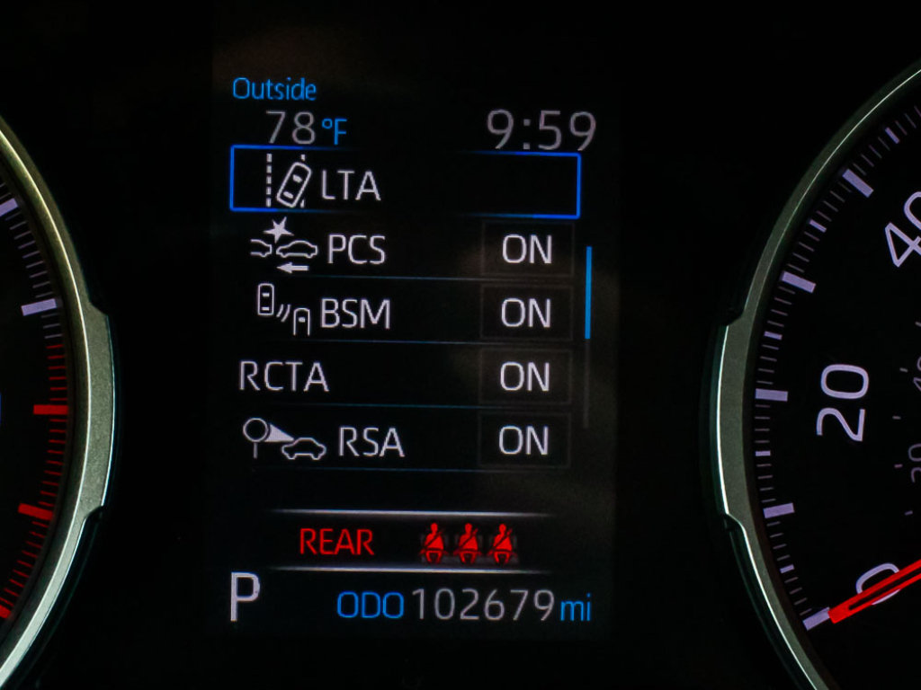Used 2021 Toyota RAV4 XLE w/ Convenience Package AWD/4WD image 18