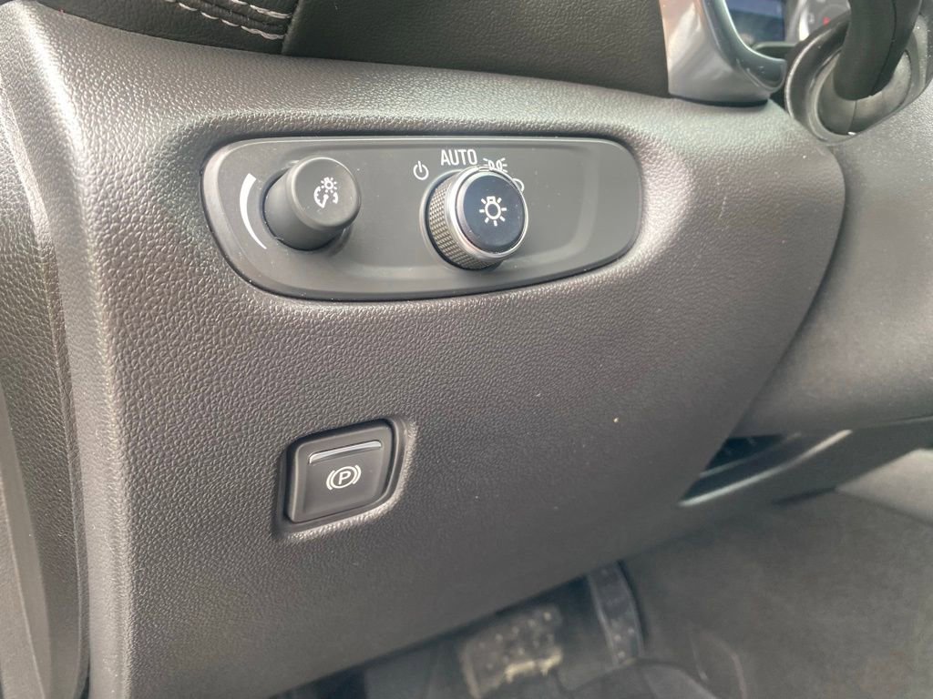Used 2024 Chevrolet Blazer LT w/ Convenience Package FWD image 17