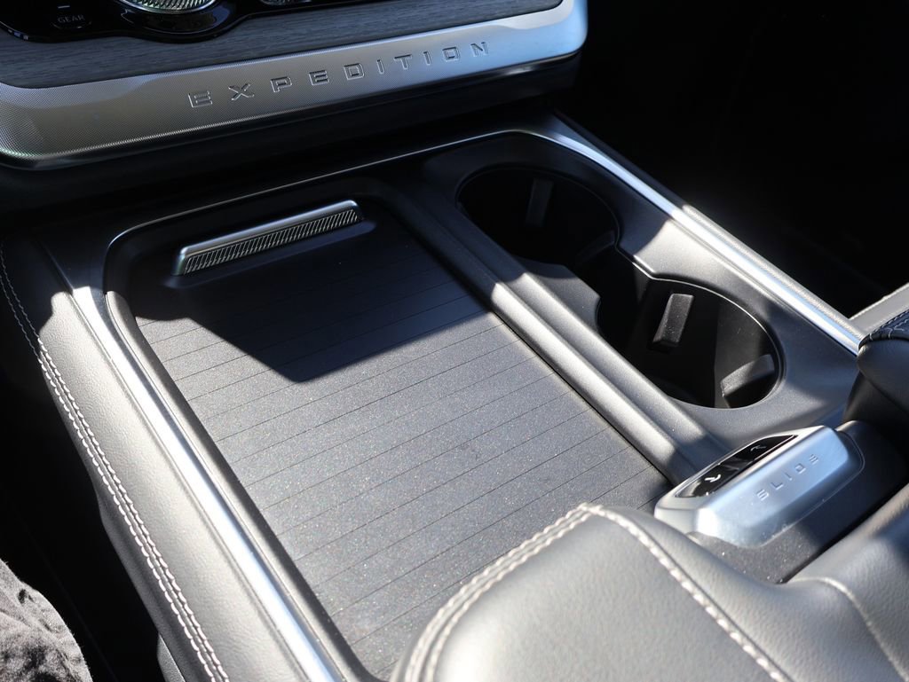 Certified 2025 Ford Expedition Max Platinum image 42