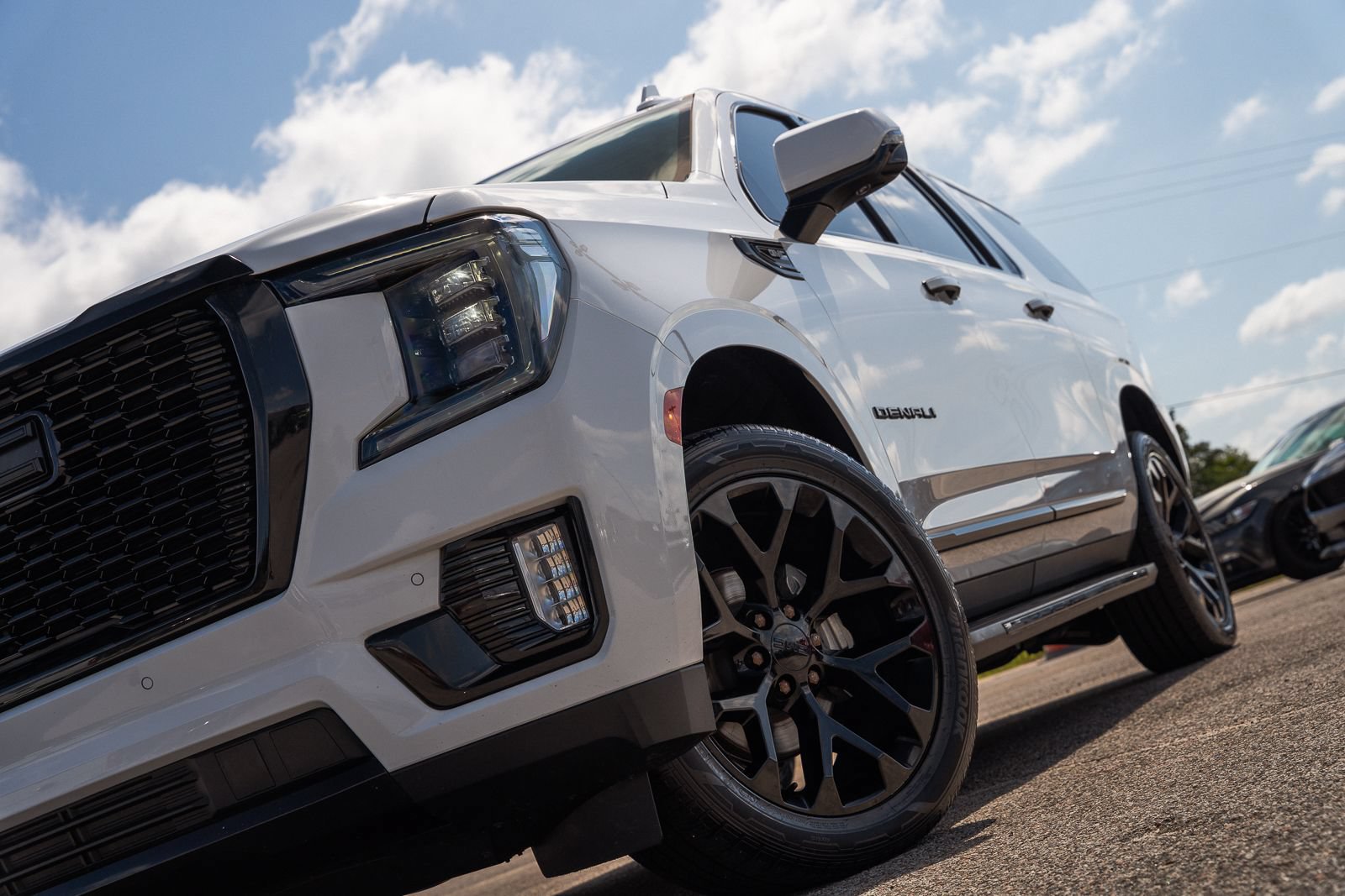 Used 2023 GMC Yukon XL Denali RWD image 15