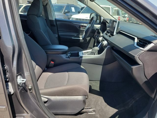 Used 2025 Toyota RAV4 LE AWD/4WD image 32