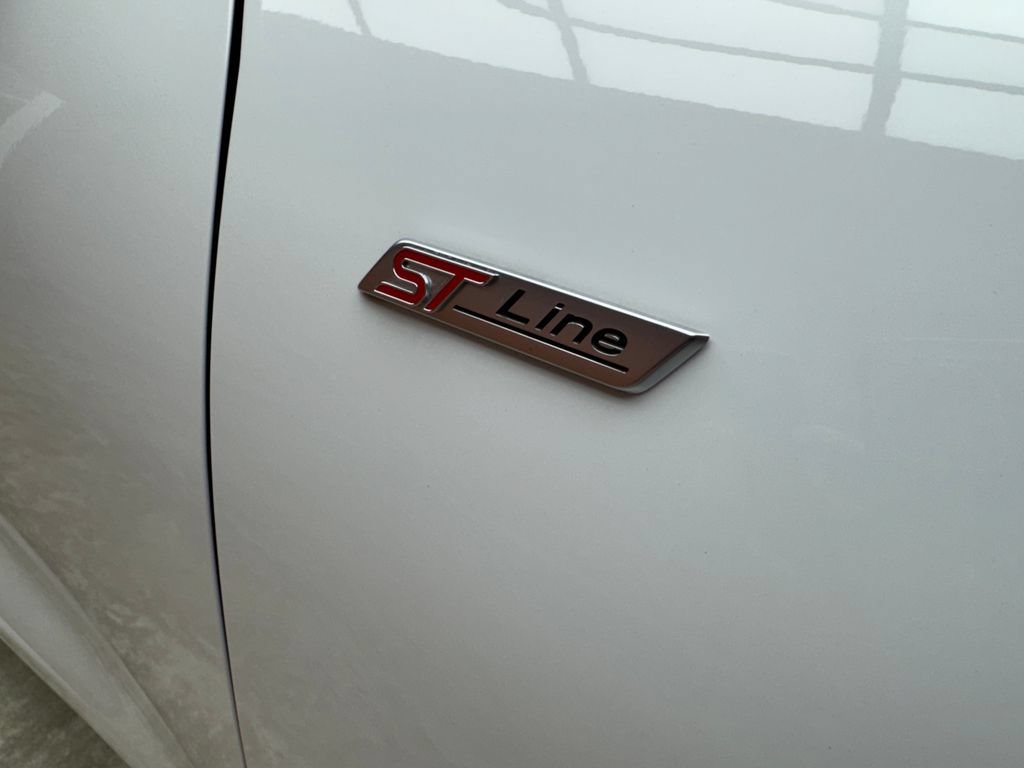 Certified 2023 Ford Escape ST-Line w/ Tech Pack #1 AWD/4WD image 6