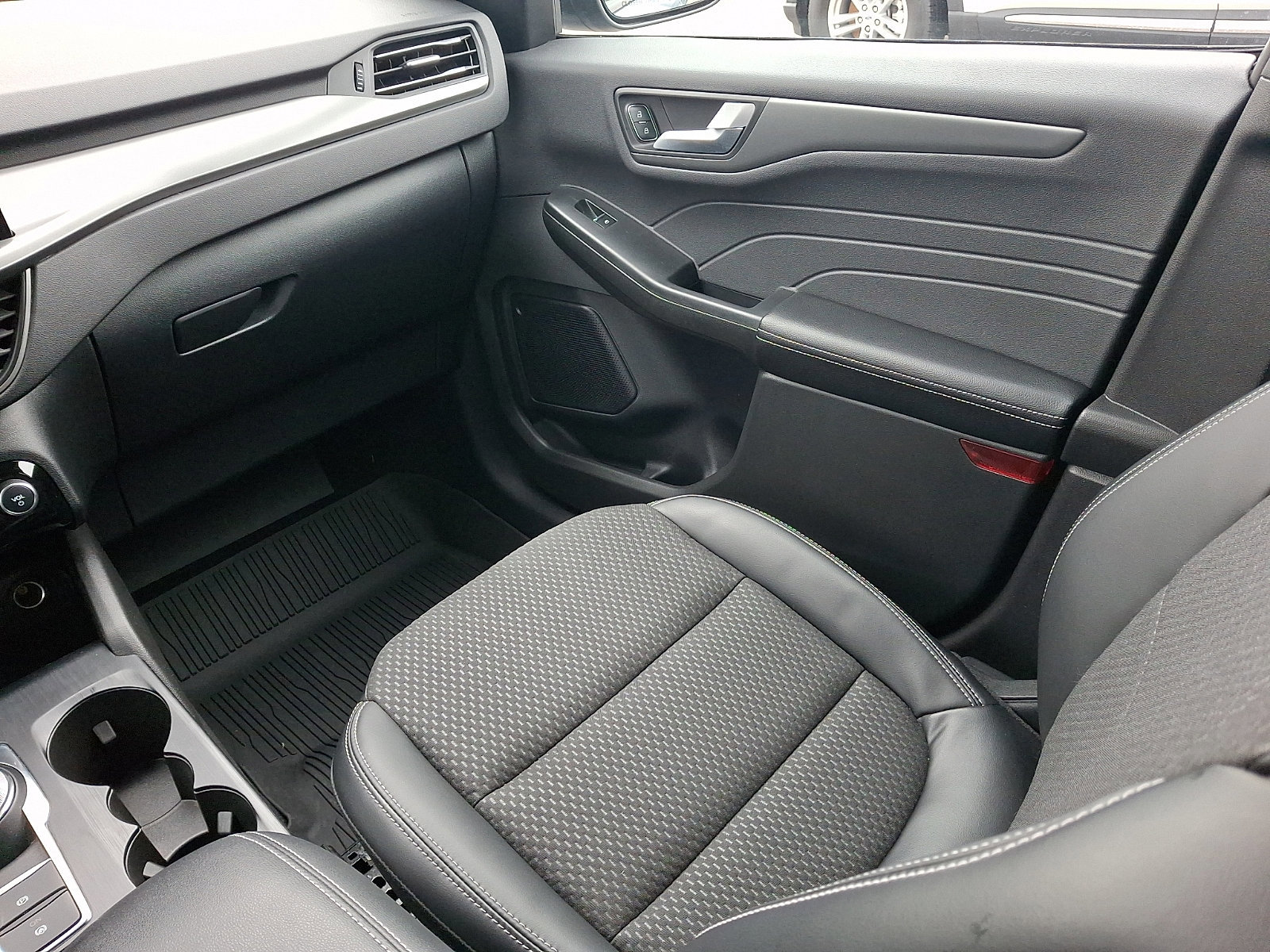 Certified 2023 Ford Escape SE image 15