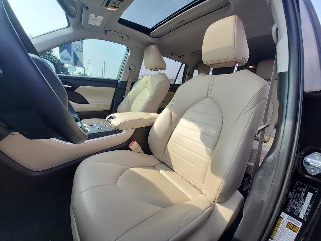Used 2020 Toyota Highlander XLE image 7