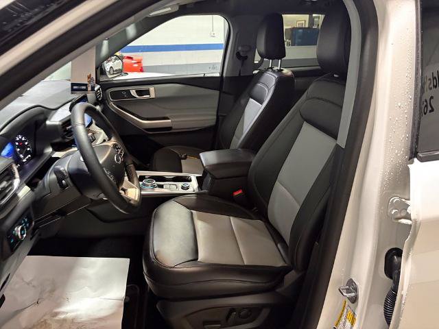 Certified 2024 Ford Explorer XLT w/ Equipment Group 202A AWD/4WD image 12