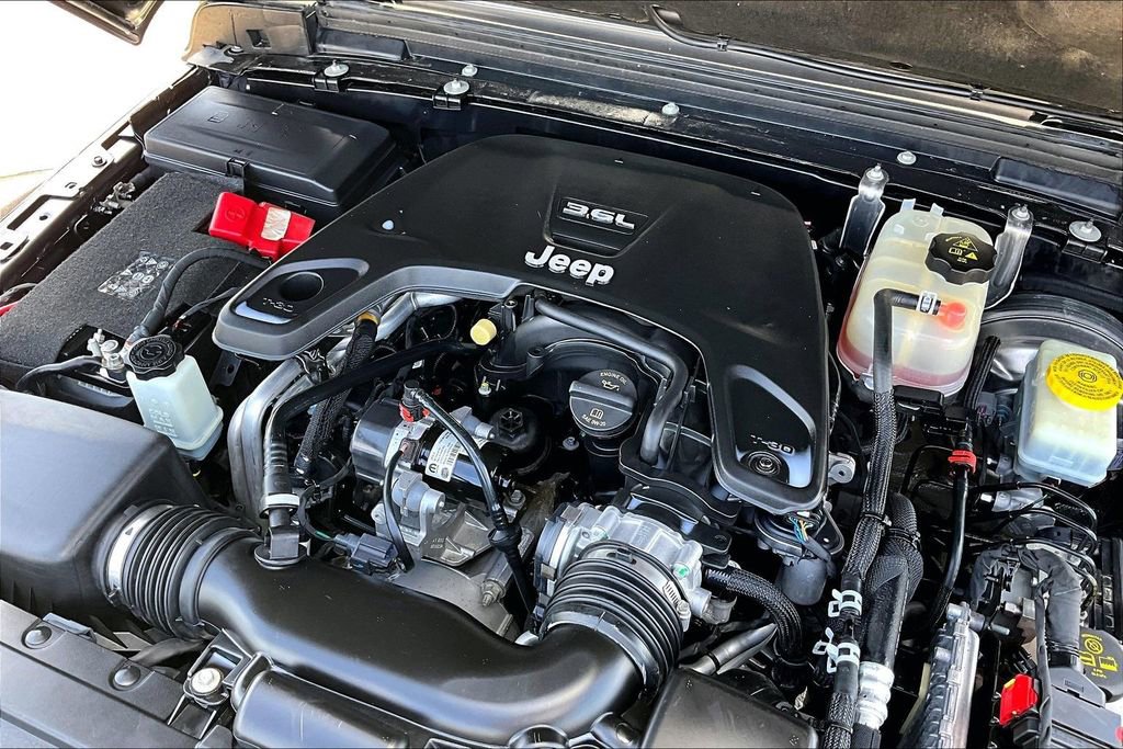 Used 2021 Jeep Wrangler Unlimited Rubicon AWD/4WD image 34