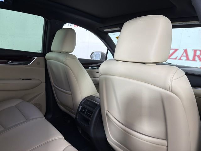 Used 2018 Cadillac XT5 Luxury w/ Driver Awareness Package image 19