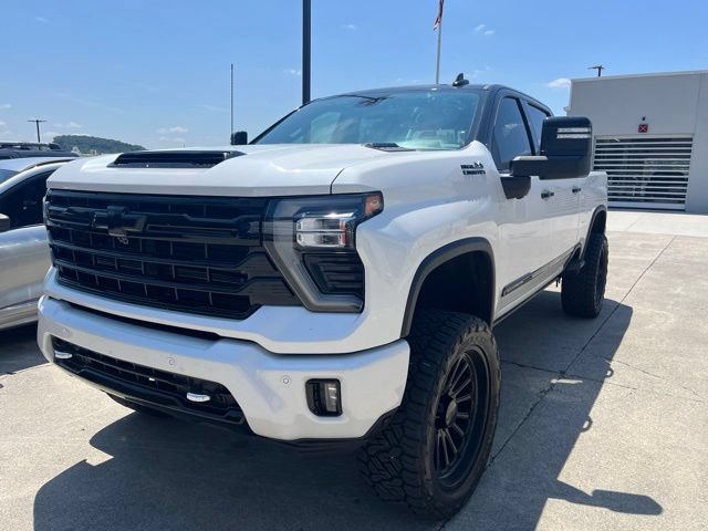 Used 2025 Chevrolet Silverado 2500 High Country AWD/4WD image 8