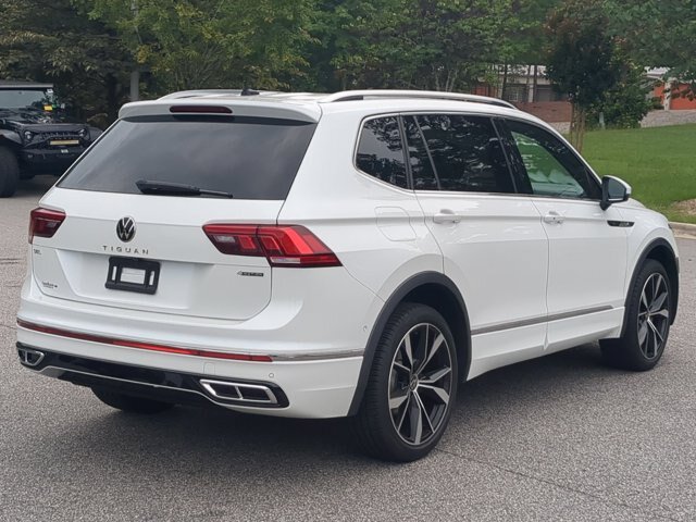 Used 2024 Volkswagen Tiguan SEL R-Line AWD/4WD image 4