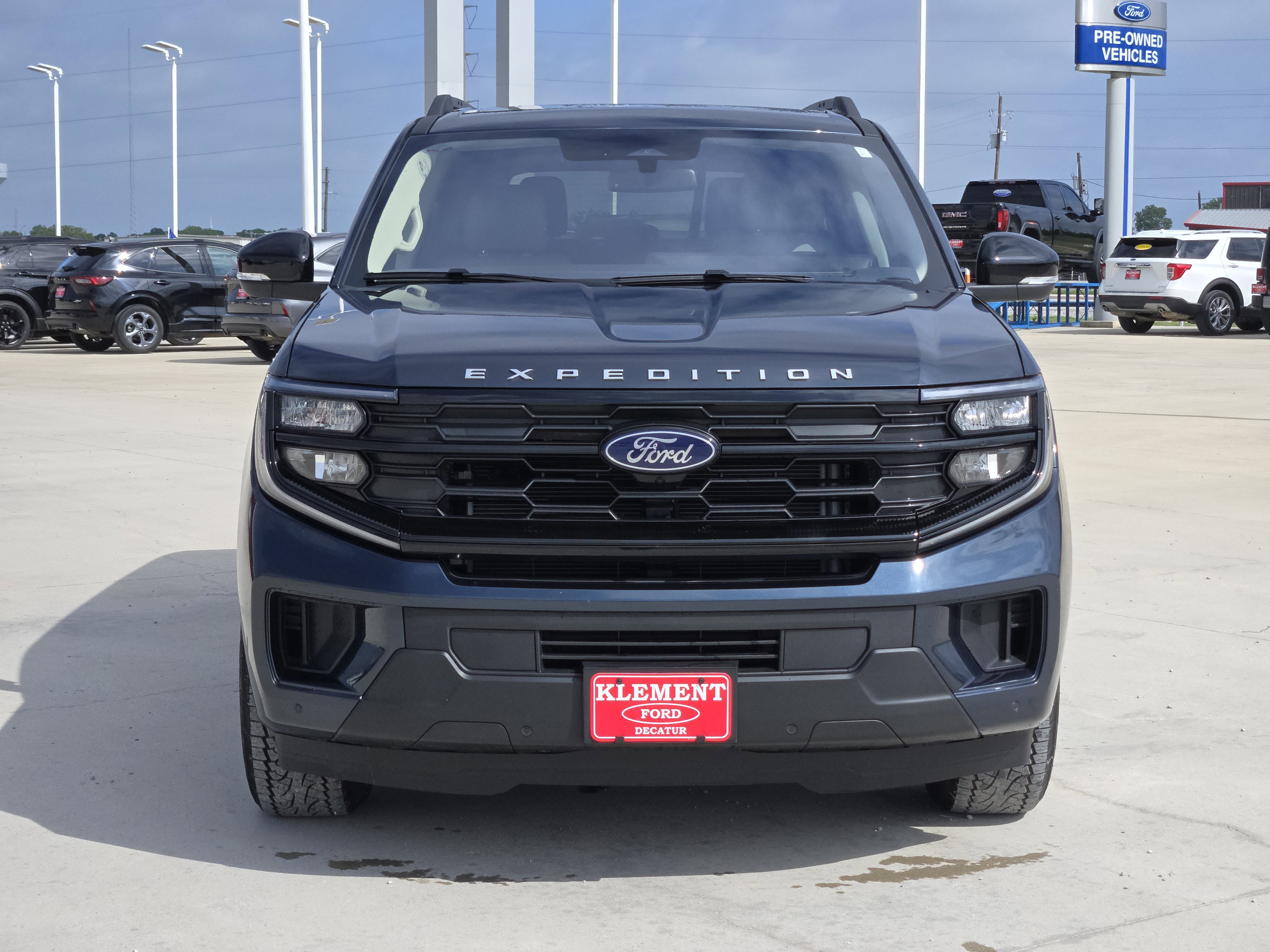 Certified 2025 Ford Expedition Active AWD/4WD image 7