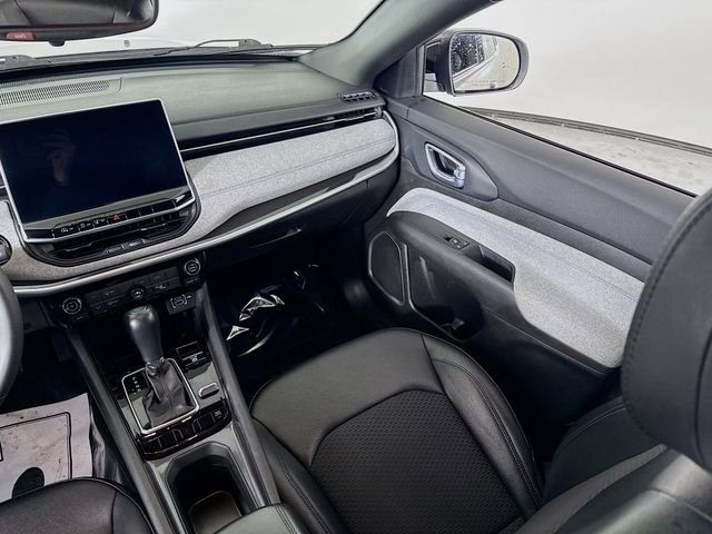 Used 2024 Jeep Compass Latitude image 20