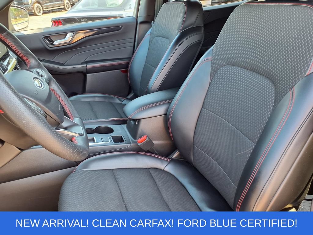 Certified 2023 Ford Escape ST-Line w/ Tech Pack #1 AWD/4WD image 3