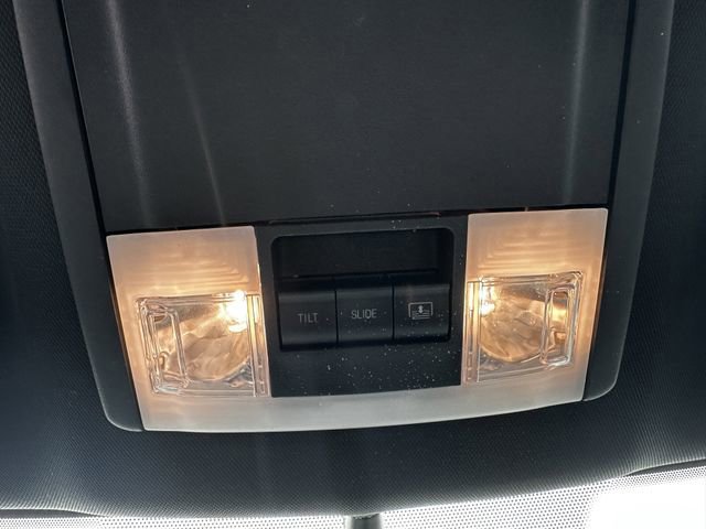 Certified 2018 Ford Explorer XLT w/ Equipment Group 202A image 28