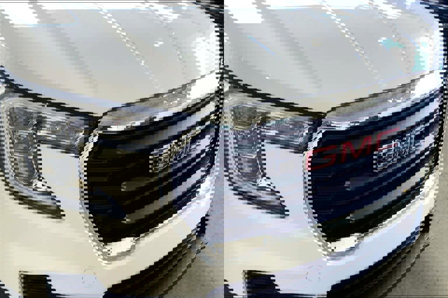 Used 2023 GMC Terrain SLE w/ Driver Convenience Package image 28