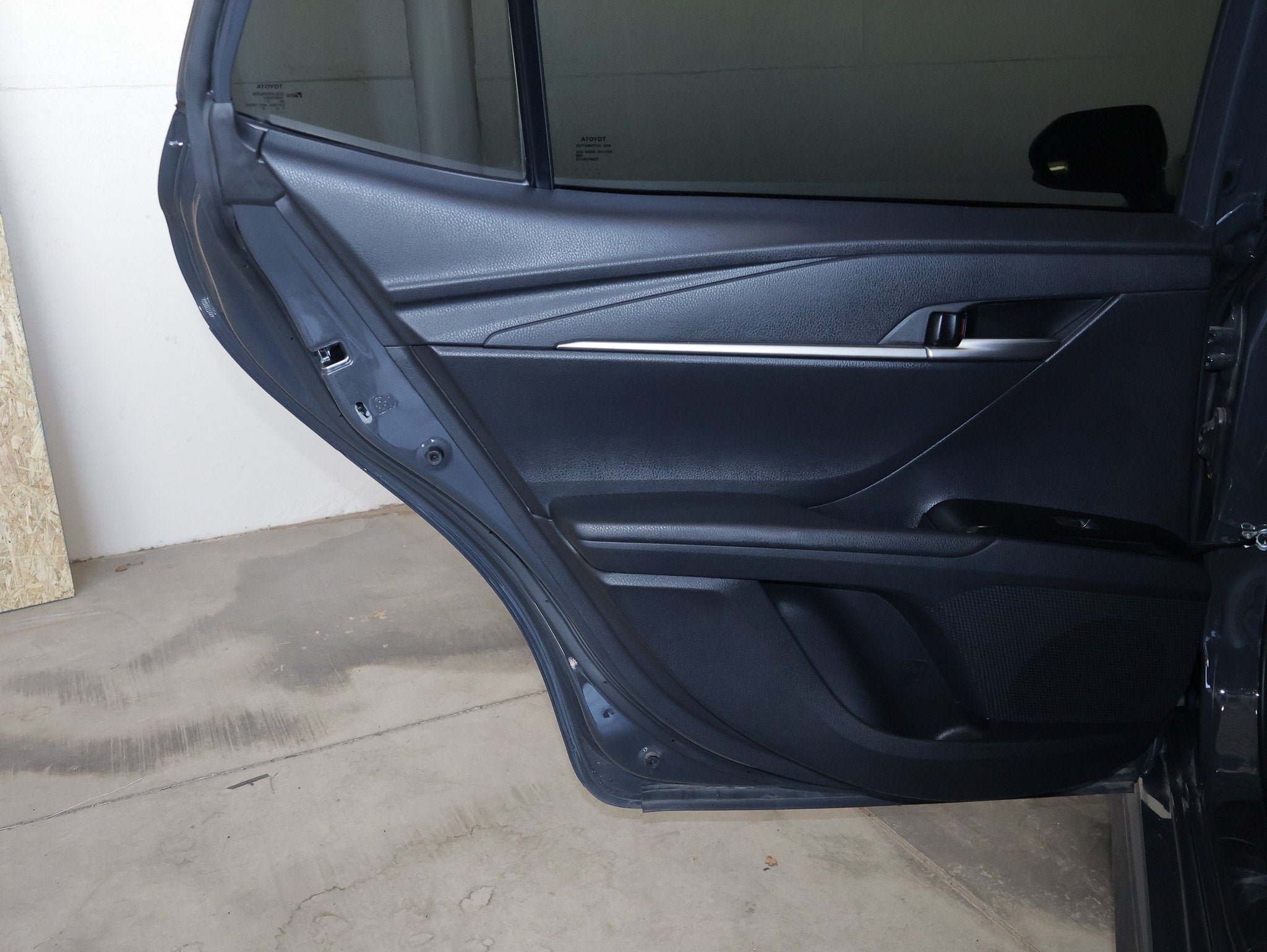 Used 2026 Toyota Camry SE FWD image 37