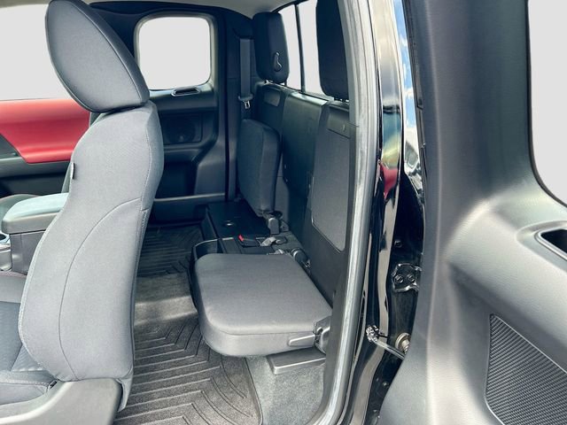 Used 2023 Toyota Tacoma SR5 AWD/4WD image 25