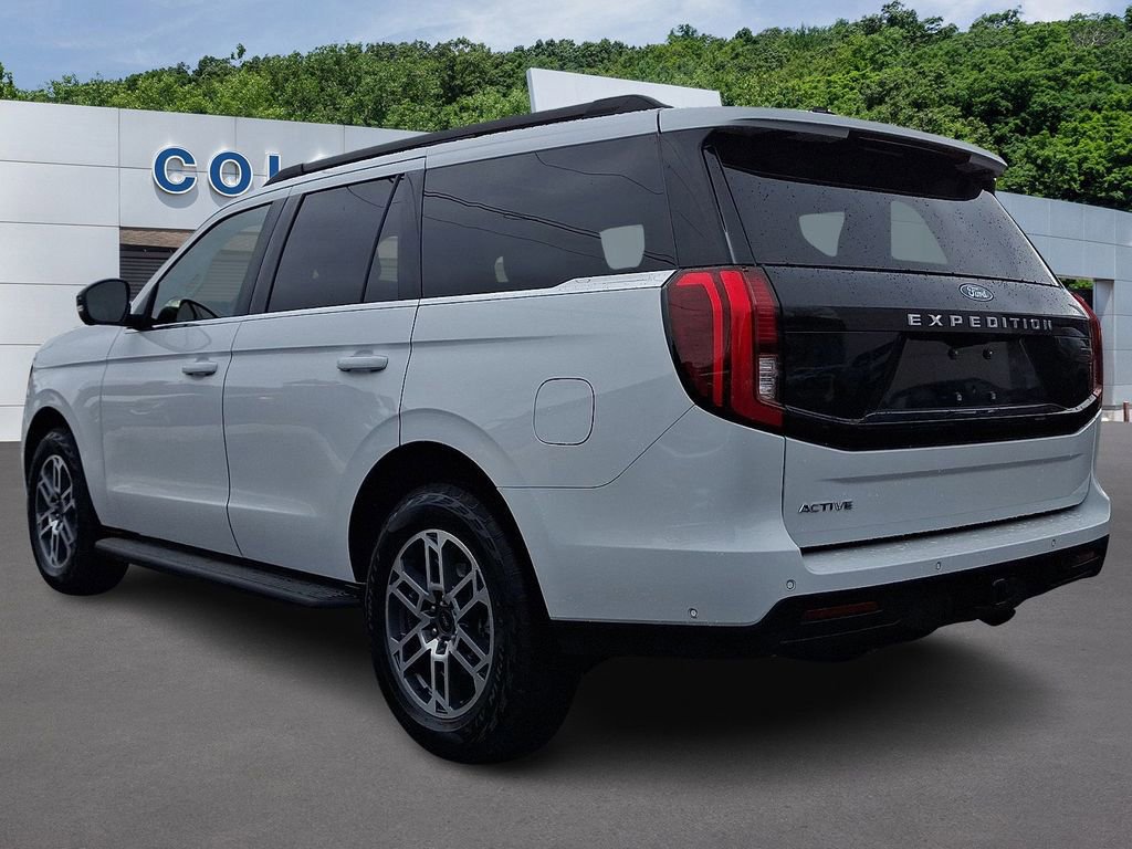 Certified 2025 Ford Expedition Active image 2