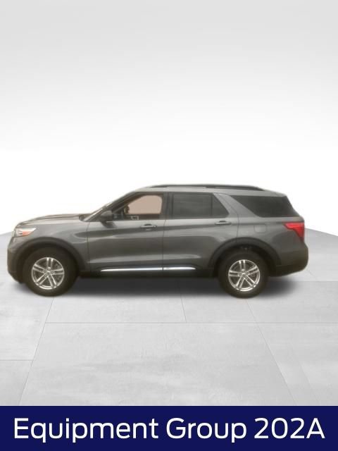 Certified 2023 Ford Explorer XLT w/ Equipment Group 202A AWD/4WD image 3