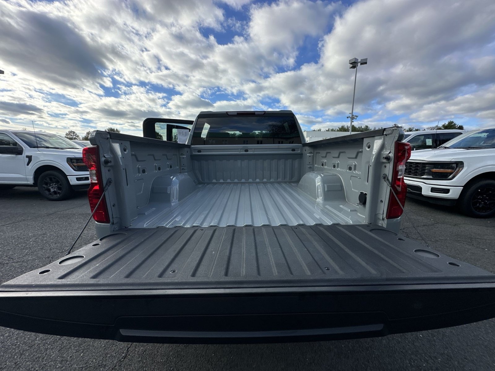Used 2024 Chevrolet Silverado 1500 LT AWD/4WD image 26