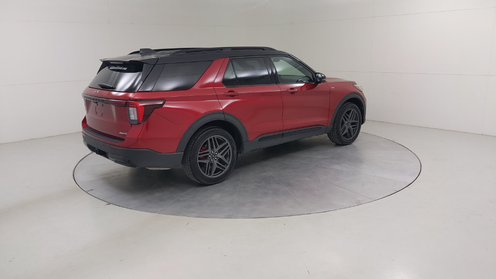 Certified 2026 Ford Explorer ST-Line w/ ST-Line Street Pack AWD/4WD image 14