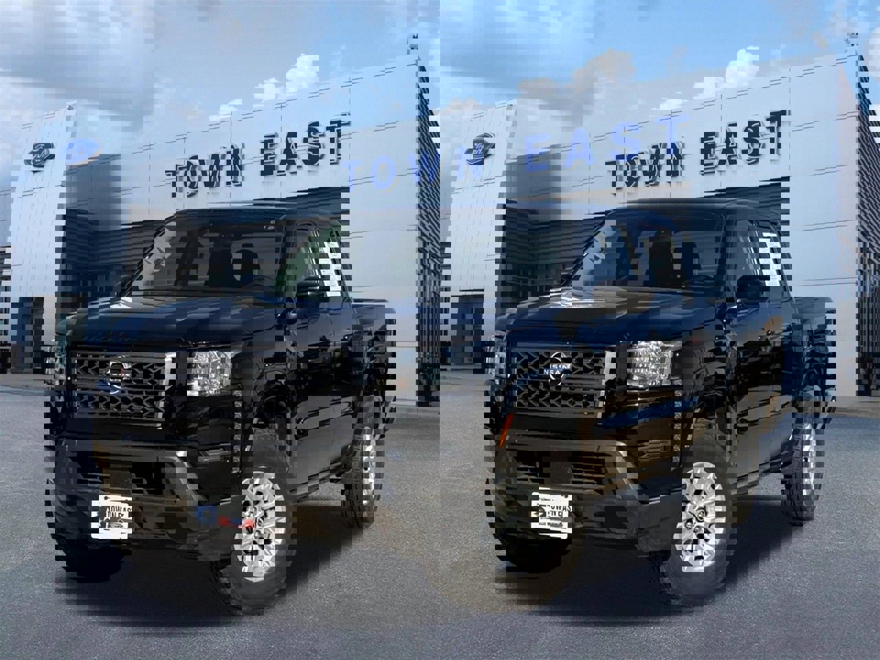 Used 2024 Nissan Frontier SV