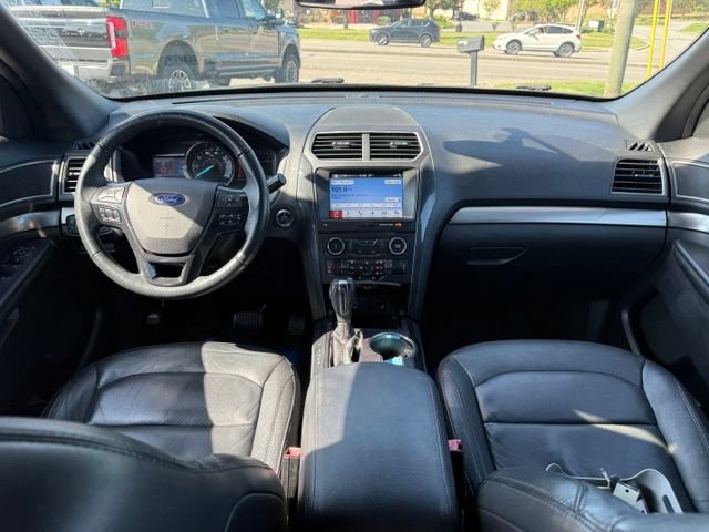 Certified 2018 Ford Explorer XLT w/ Equipment Group 202A FWD image 19