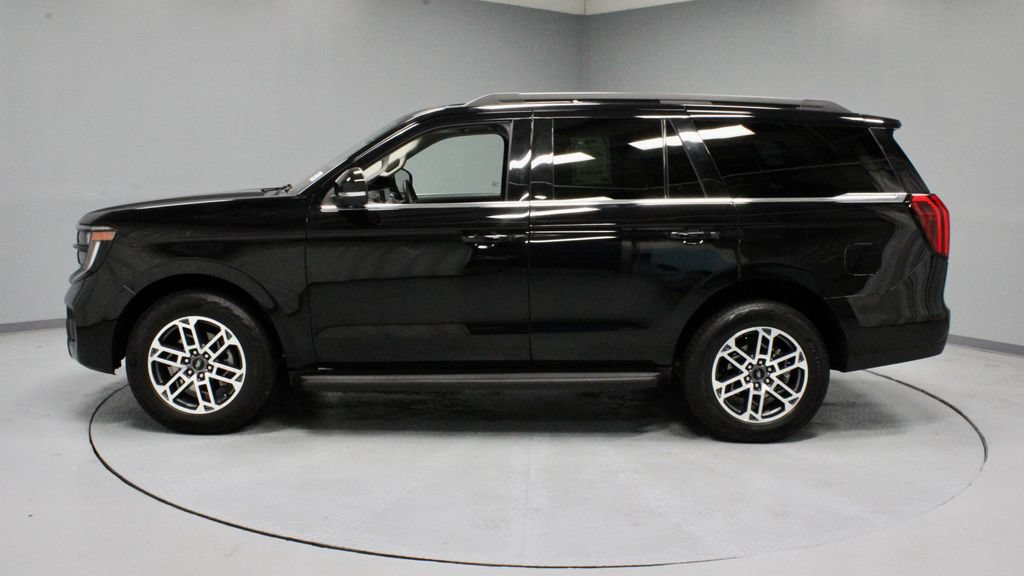 Certified 2025 Ford Expedition Active AWD/4WD image 8