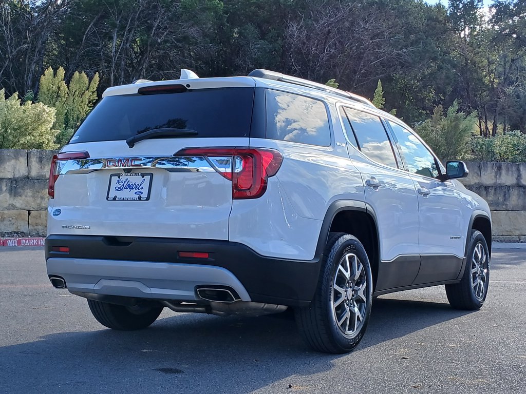 Used 2023 GMC Acadia SLE w/ Driver Convenience Package FWD image 3