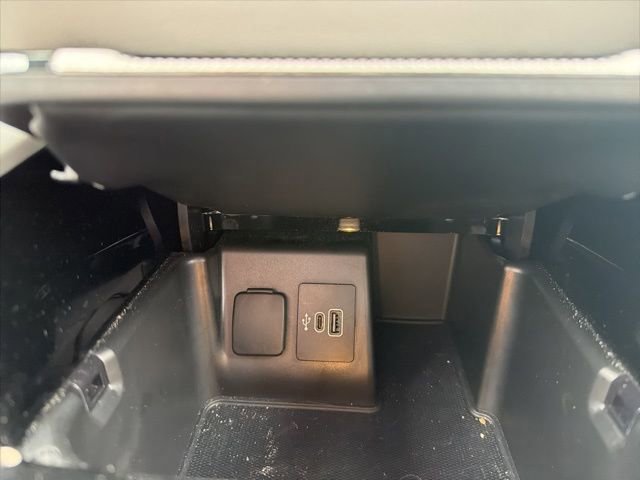 Certified 2025 Ford Explorer Platinum w/ LUX Leather Package image 41