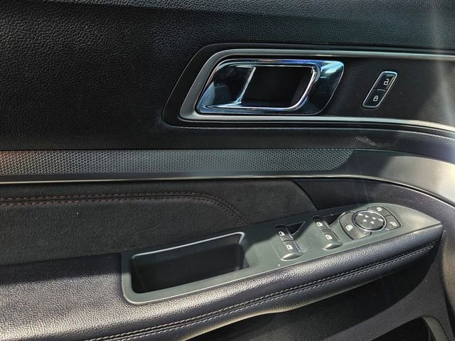 Certified 2019 Ford Explorer XLT w/ Equipment Group 202A FWD image 37
