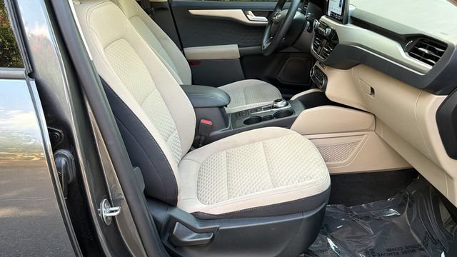Certified 2020 Ford Escape SE FWD image 13