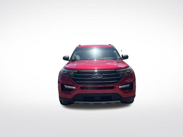 Certified 2021 Ford Explorer XLT w/ Equipment Group 202A RWD image 3