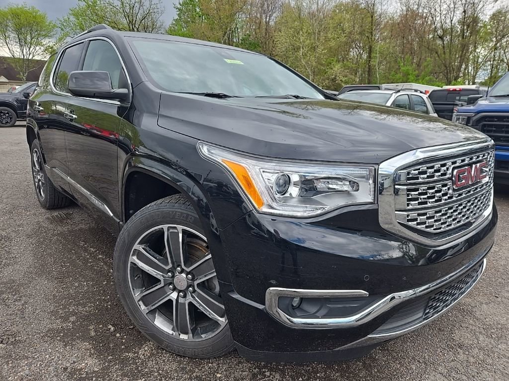 Used 2019 GMC Acadia Denali w/ Technology Package AWD/4WD image 3