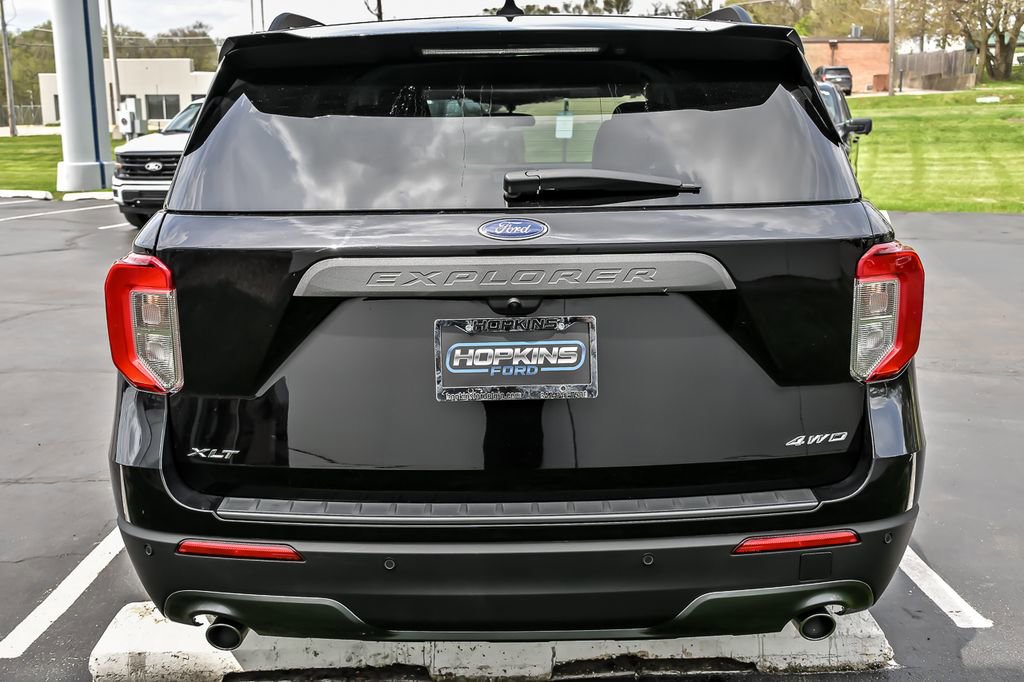 Certified 2024 Ford Explorer XLT w/ Equipment Group 202A AWD/4WD image 9