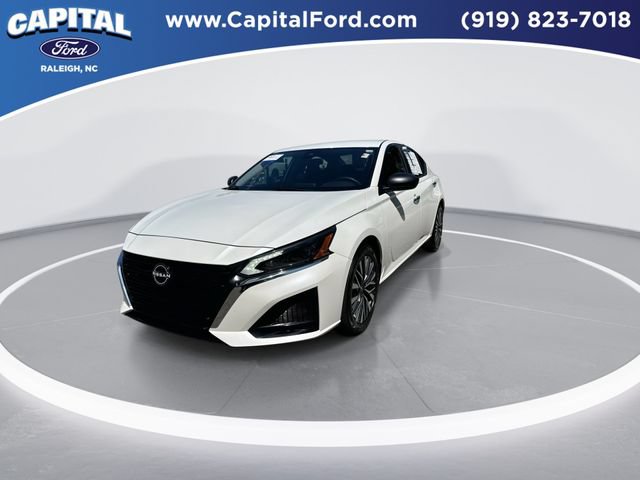 Used 2024 Nissan Altima 2.5 SV FWD image 4