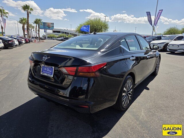 Used 2025 Nissan Altima 2.5 SV FWD image 7