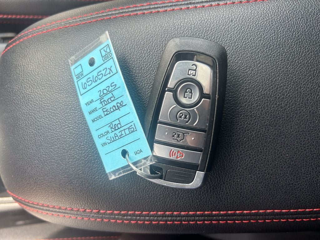 Certified 2025 Ford Escape ST-Line Elite w/ Premium Technology Package AWD/4WD image 36