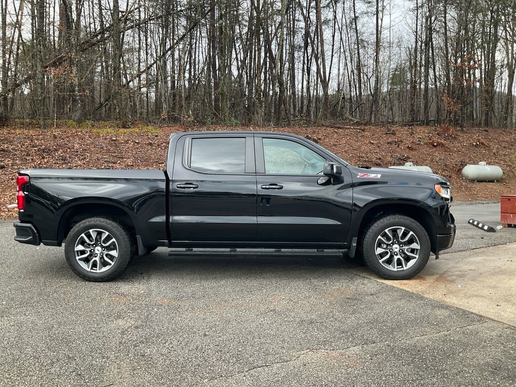 Used 2024 Chevrolet Silverado 1500 RST w/ Convenience Package II AWD/4WD image 4