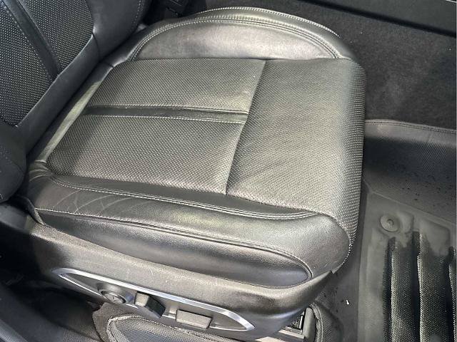 Used 2022 Jeep Wagoneer Series III w/ Premium Group I AWD/4WD image 28