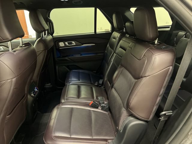Certified 2025 Ford Explorer Platinum AWD/4WD image 6