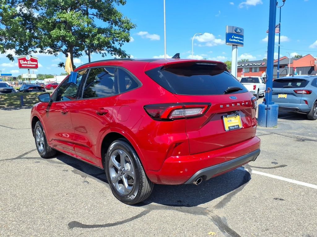 Certified 2024 Ford Escape ST-Line w/ Tech Pack #1 AWD/4WD image 9