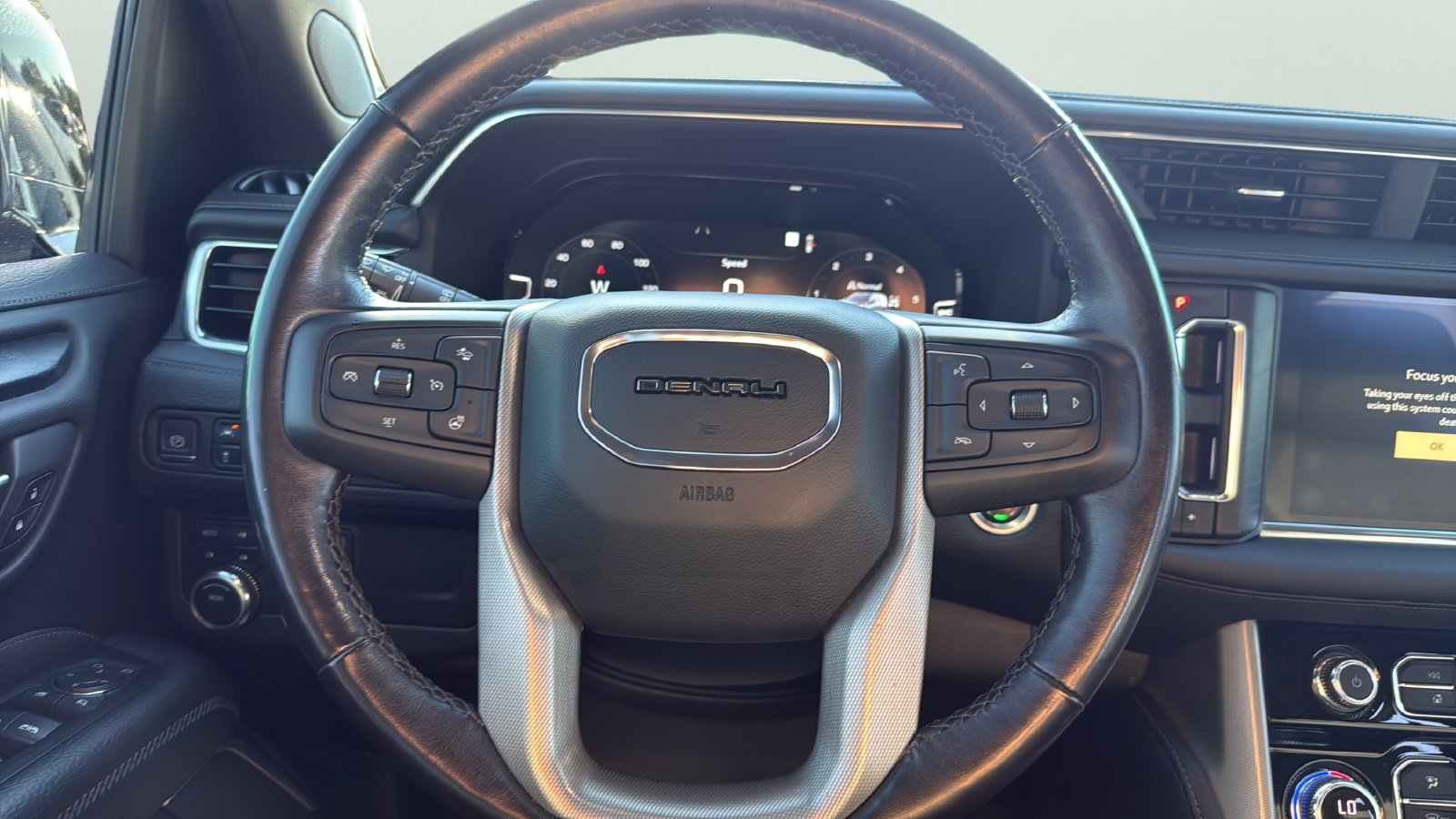 Used 2022 GMC Yukon Denali AWD/4WD image 14