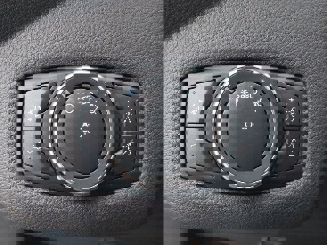 Certified 2019 Ford Escape Titanium w/ U9j03 - Titanium Tow Package image 16