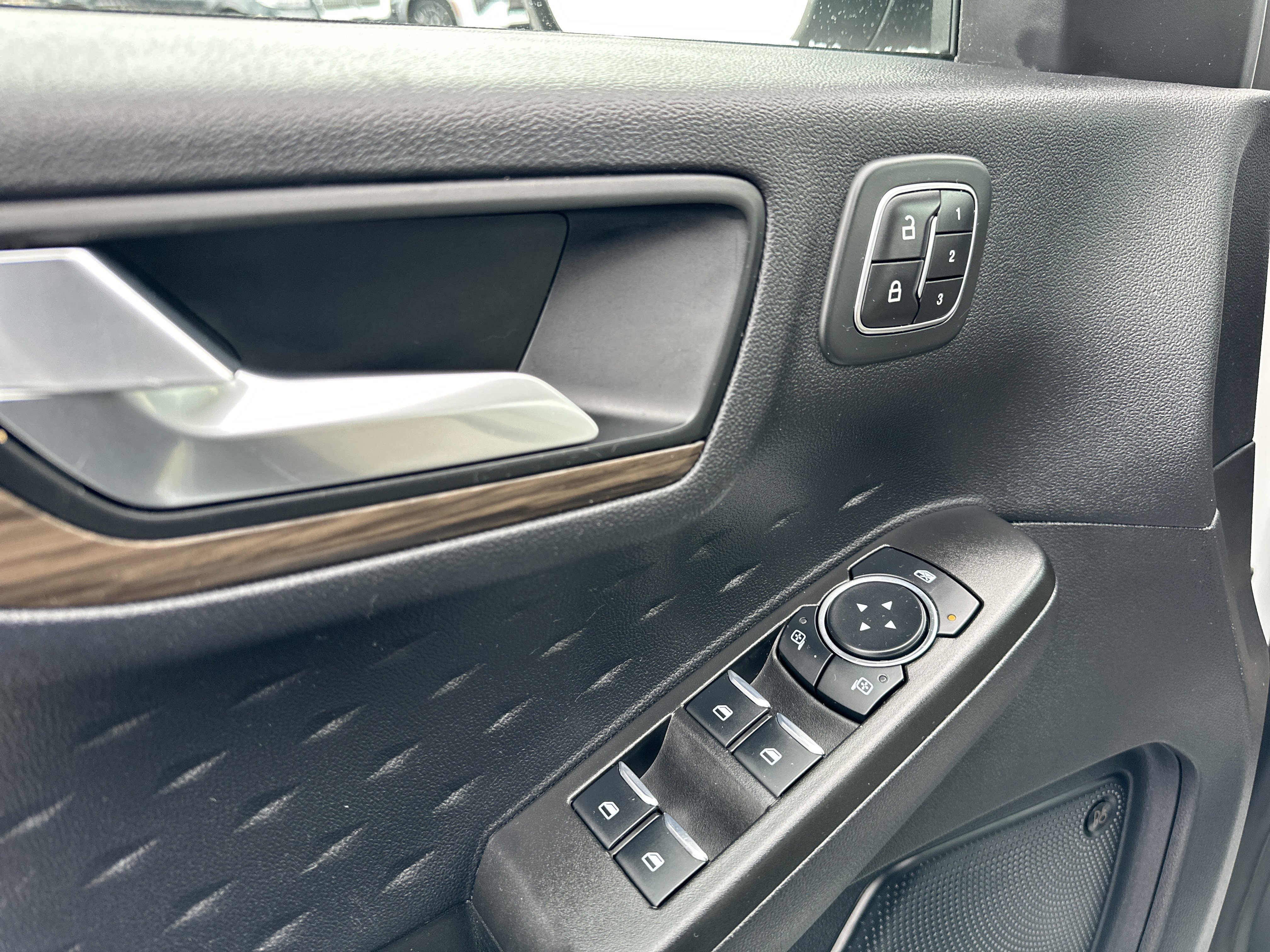 Certified 2020 Ford Escape Titanium w/ Titanium Premium Package 2.0 image 15