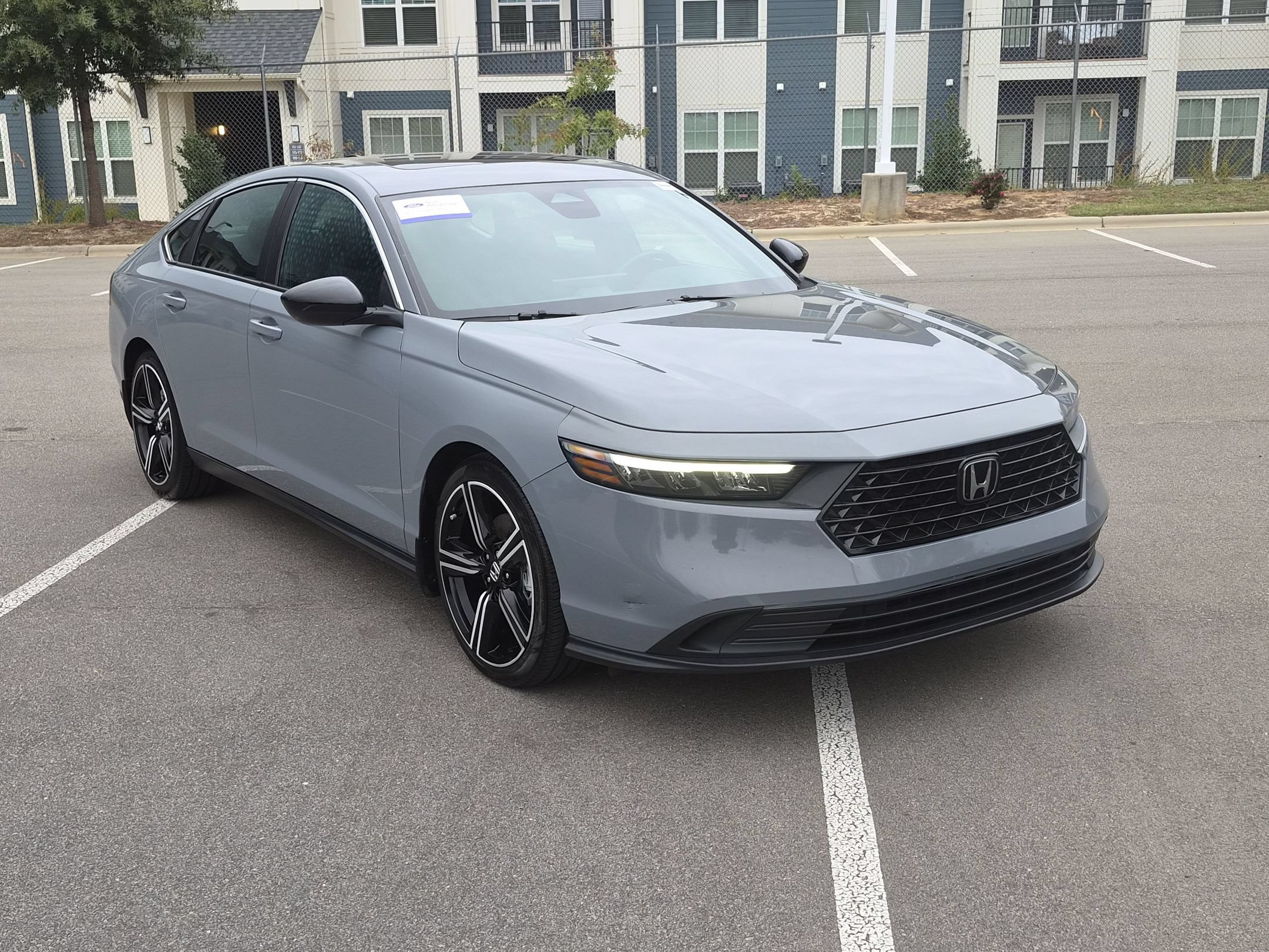 Used 2023 Honda Accord Sport image 2