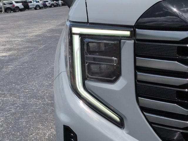 Used 2025 GMC Sierra 1500 AT4 w/ AT4 Premium Package AWD/4WD image 10