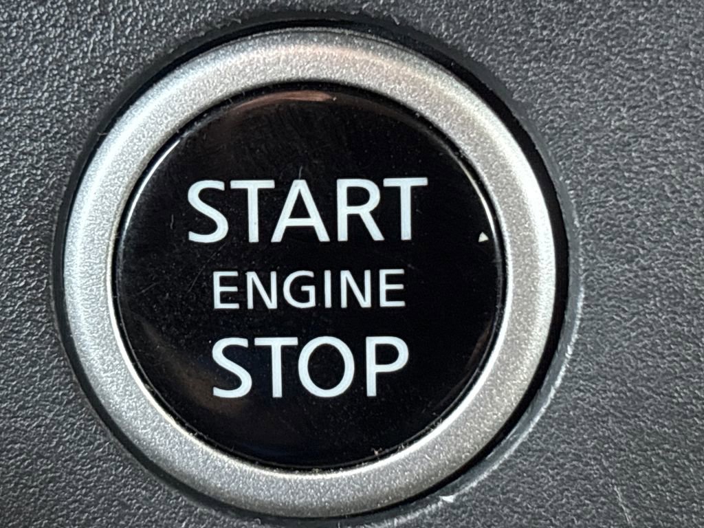 Used 2023 Nissan Rogue S AWD/4WD image 5