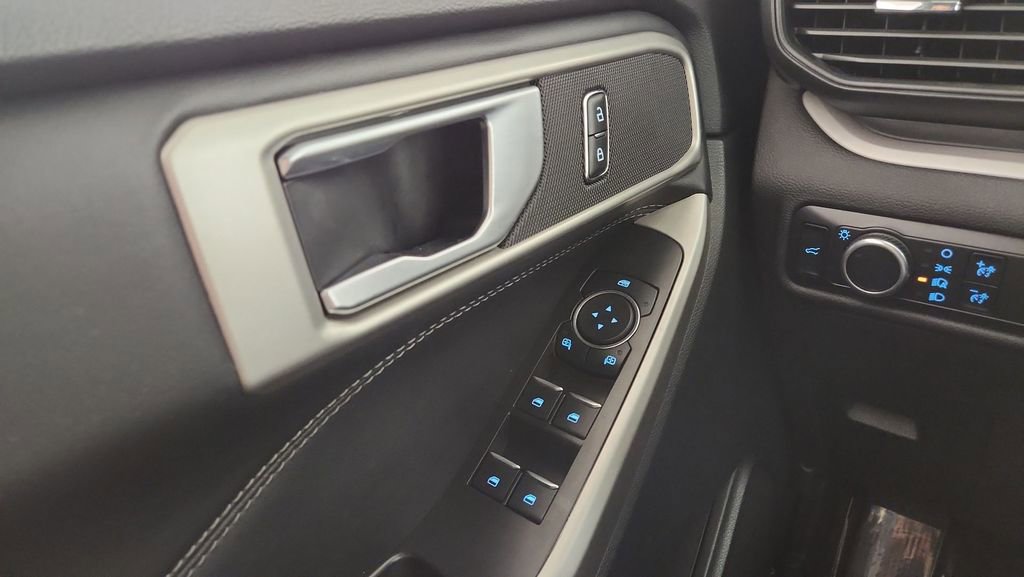 Certified 2023 Ford Explorer XLT image 14