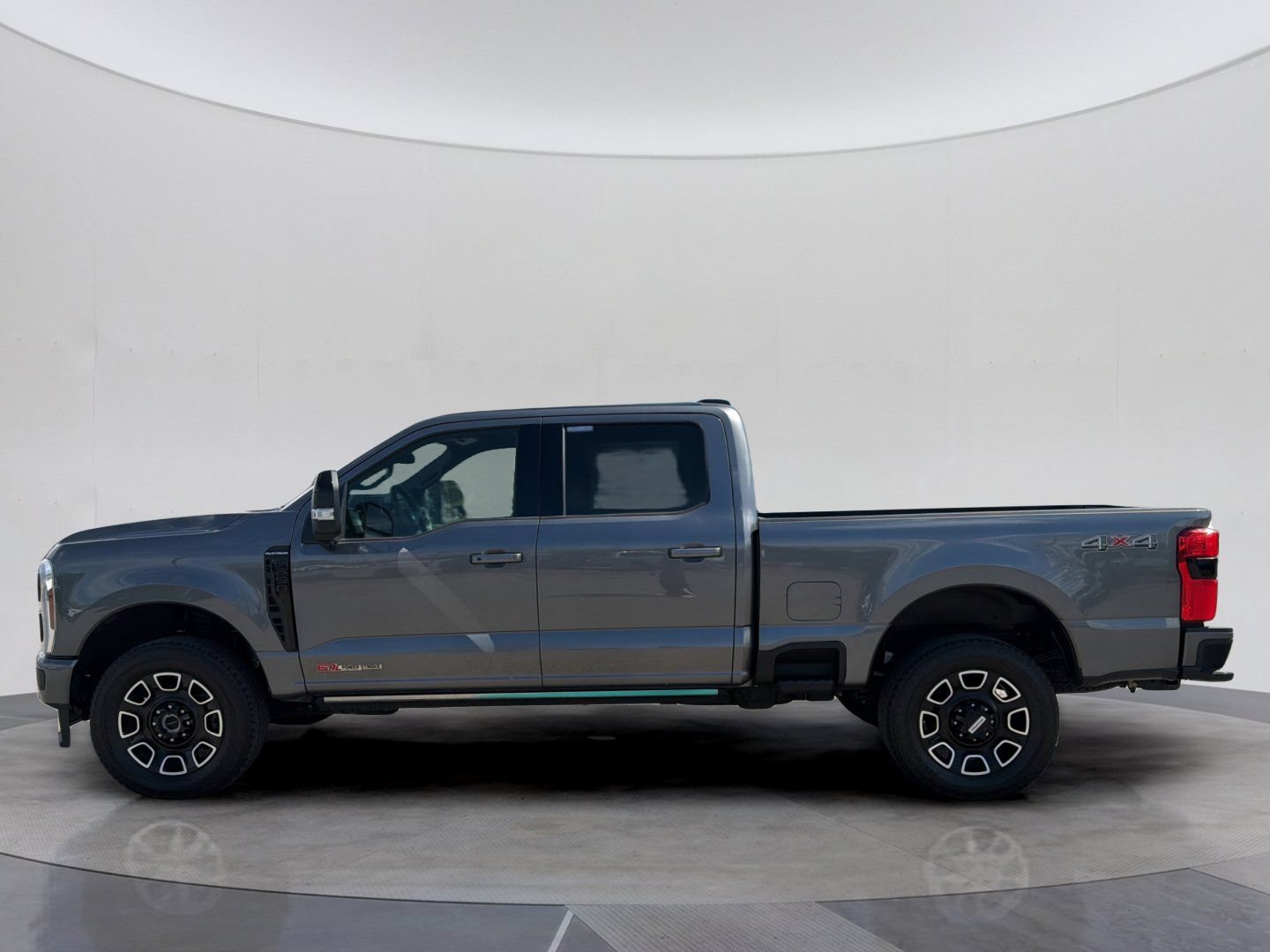 Certified 2025 Ford F250 Platinum AWD/4WD image 2